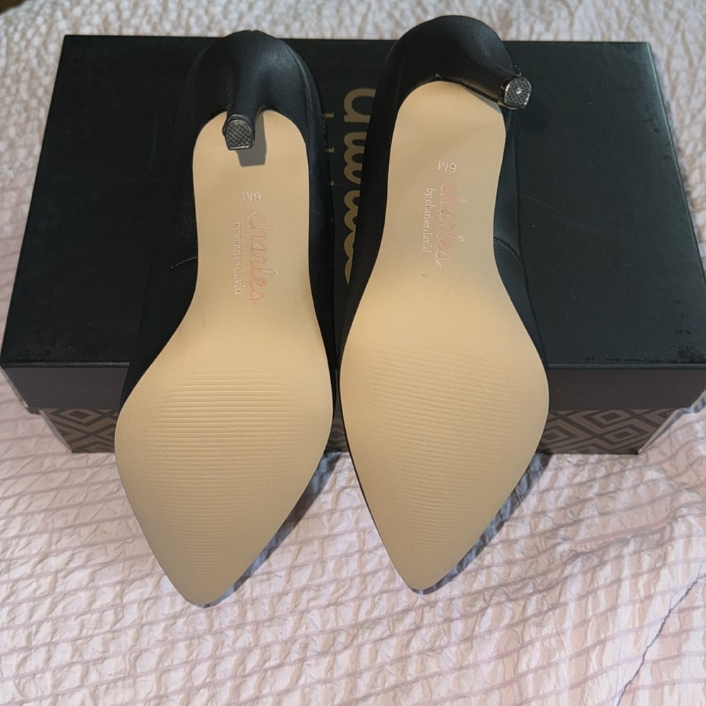 Black heels - Picture 4 of 5